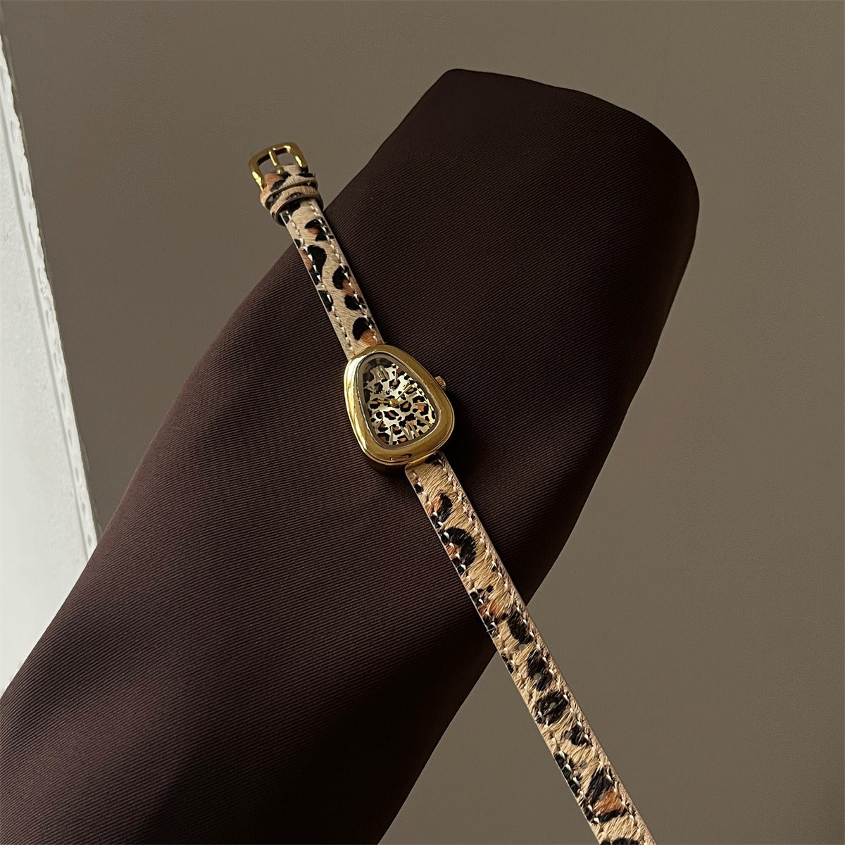 Kalonbd snake head leopard print watch