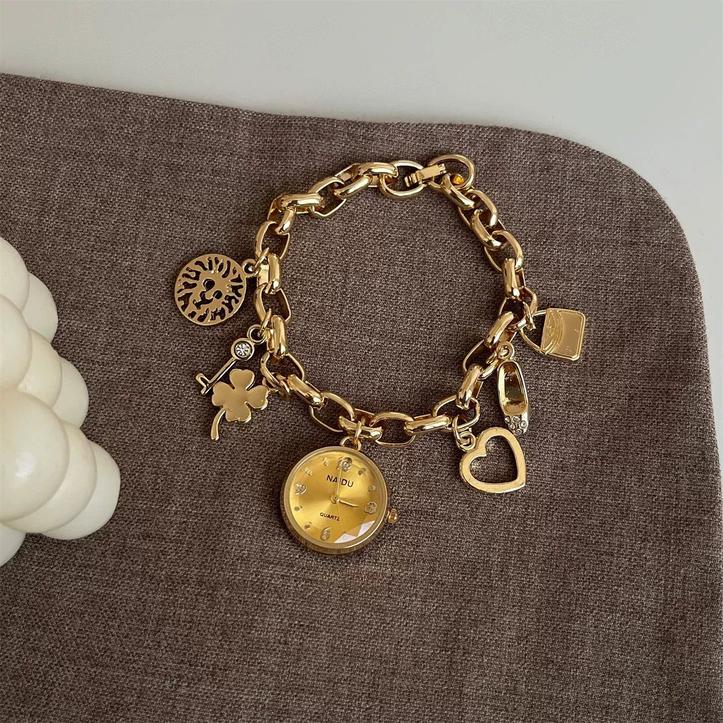 Kalonbd Heart-Shaped Pendant Bracelet Watch(Pre-book)