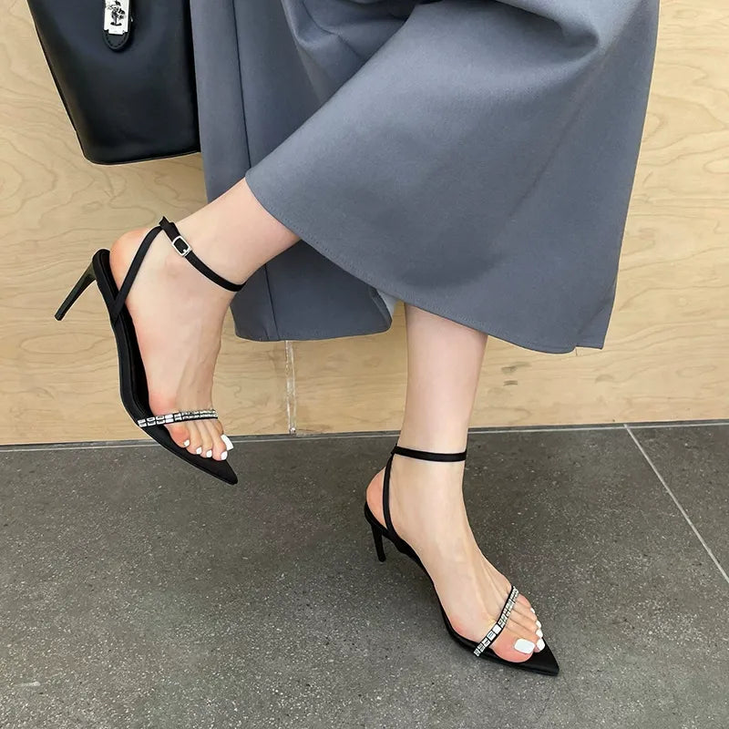 KalonBd Rhinestone pointed black high heels(Pre-Book)