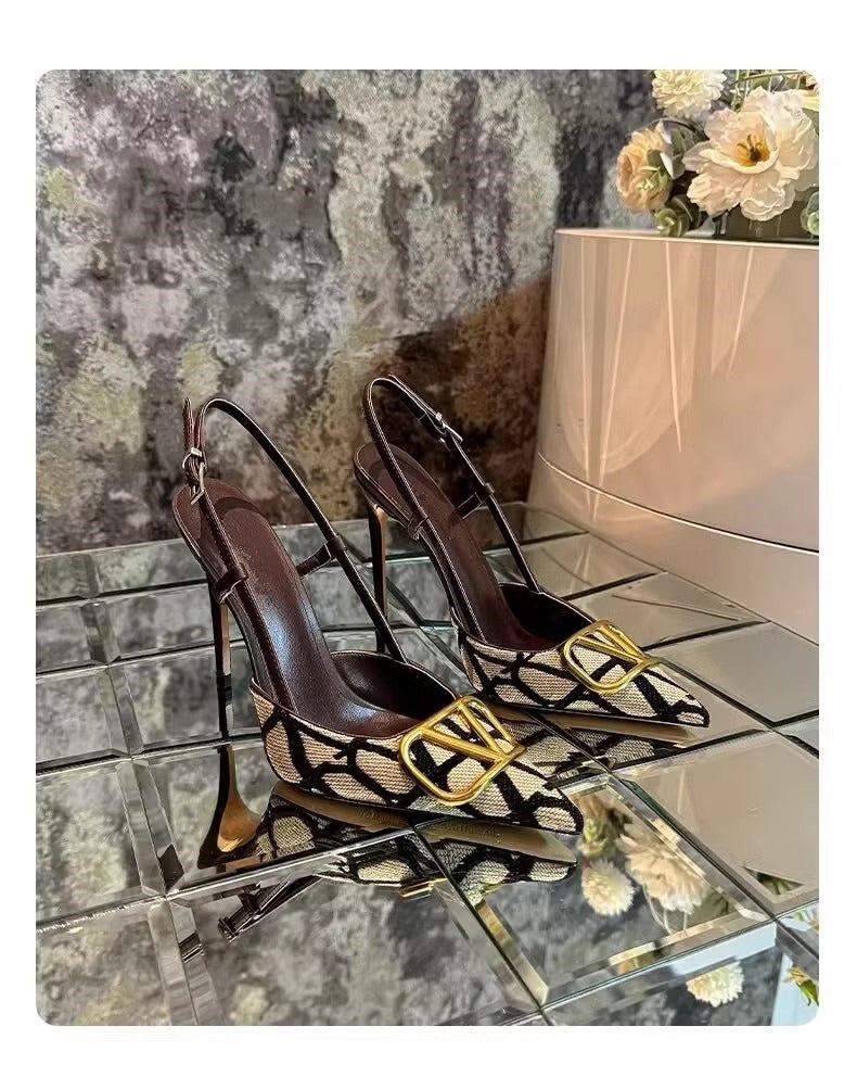 French-style Closed-Toe V-Buck Heels(Pre-book)