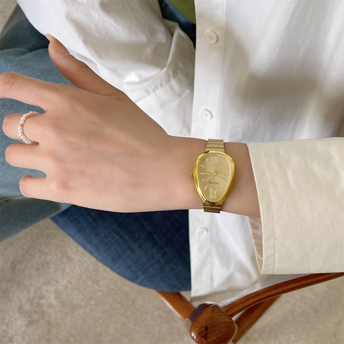 Elegant and exquisite quartz watch(Pre-book)