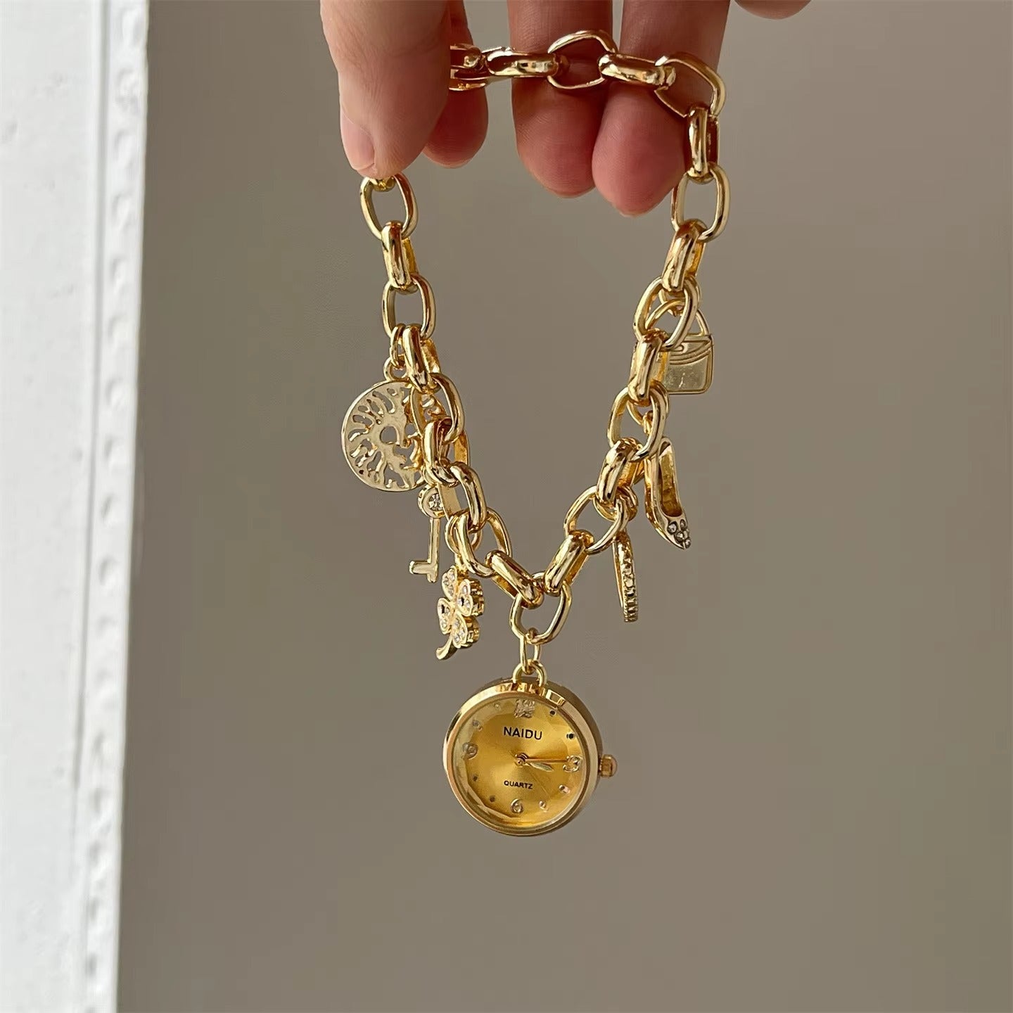 Kalonbd Heart-Shaped Pendant Bracelet Watch(Pre-book)