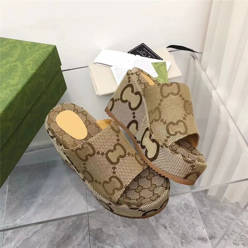 2026 New Trendy Embroidered Slippers(Pre-book)