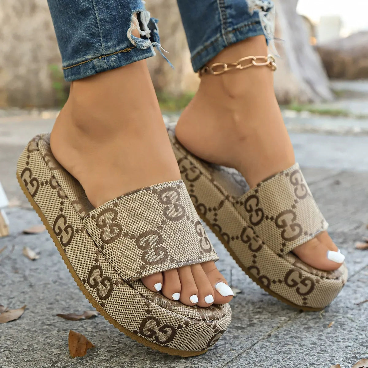 2026 New Trendy Embroidered Slippers(Pre-book)