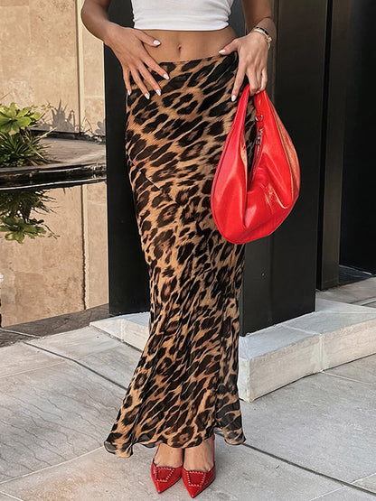 Leopard print chiffon skirt