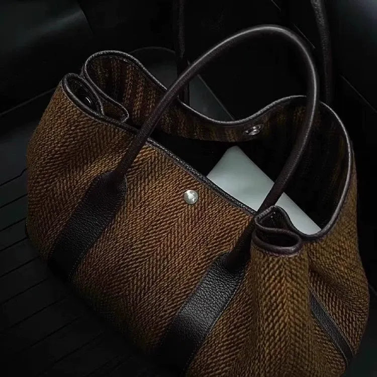 Kalonbd woolen shoulder handbag (pre-book)