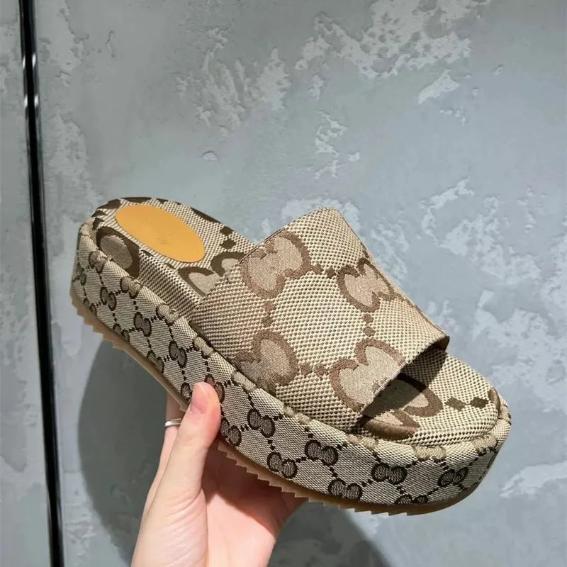 2026 New Trendy Embroidered Slippers(Pre-book)