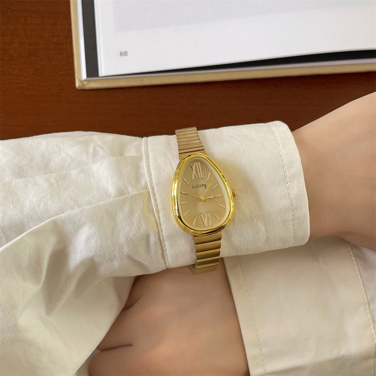 Elegant and exquisite quartz watch(Pre-book)