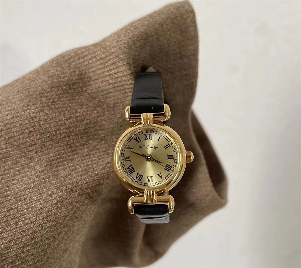 Retro art vintage watch-Black (Pre-book)