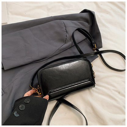 s25 black shoulder bag