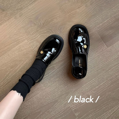 Su Yin's styled thick shoes