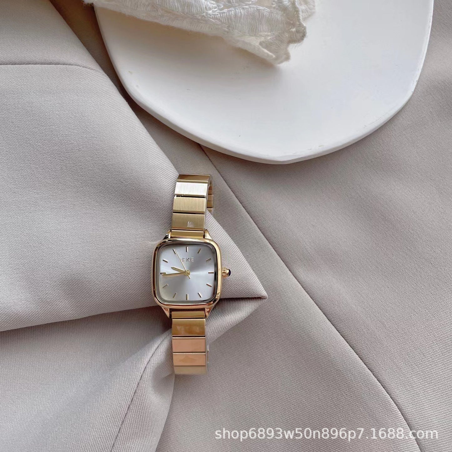 Retro square small dial watch-golden